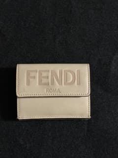 FENDI 三つ折り財布 ベージュのサムネイル