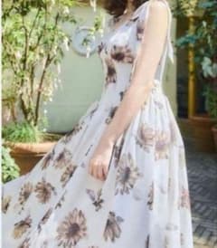 Herlipto Sunflower-Printed Midi Dressのサムネイル