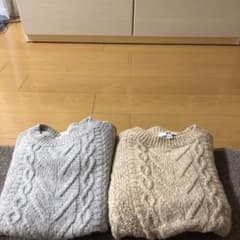 ユニクロセーター２枚のサムネイル