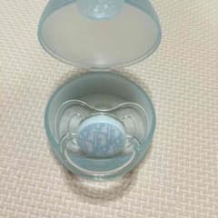 ベビーディオール★おしゃぶりのサムネイル