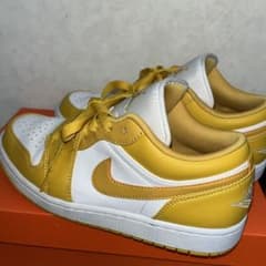 26cm Nike Air Jordan 1 Low WhitePollenのサムネイル