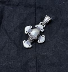 STANLEY GUESS Skull Cross Pendant Top - メルカリ