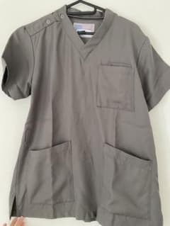 グレー　ナース服　スクラブのサムネイル