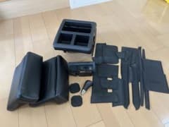トヨタハイエース内装パーツ アームレスト　USBポート　センターコンソール他のサムネイル