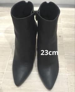値下げ　ダイアナ　DIANA 黒 レザー ポインテッドトゥ ブーティ 23cmのサムネイル