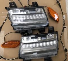 jeep ラングラーJL ルビコン　純正LEDデイライト　ウィンカーのサムネイル