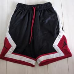 Jordan 黒 赤 白 ハーフパンツのサムネイル