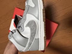 NIKEダンクHIのサムネイル