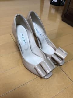 セブントゥエルブサーティーのパンプスですのサムネイル