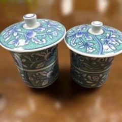 青と緑の花柄 陶器 湯飲み 2個セット夫婦湯呑みのサムネイル