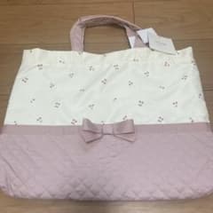 新品未使用　女の子　レッスンバッグ　さくらんぼ　ピンク　リボンのサムネイル