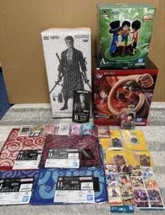 バンプレくじ ワンピース　ゾロ　B賞アニメカラー他フィギュア2点・特典カード付