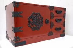 【仙台箪笥】小箪笥 漆塗り 朱 小引き出し 小抽斗 赤家具 龍文金具 仙台箪笥】小箪笥 漆塗り 朱 小引き出し 小抽斗 赤家具 龍文金具