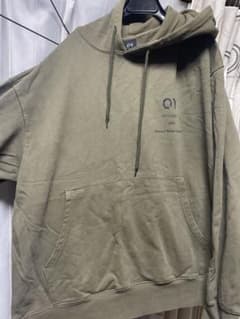 OYのパーカーです。