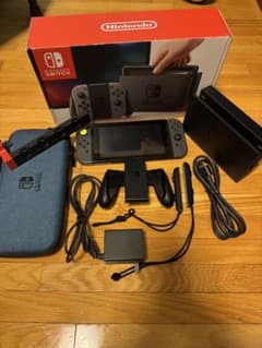 Nintendo Switch 本体 + 付属品のサムネイル