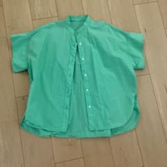 シャツ　半袖　ミントグリーン？蛍光色？のサムネイル