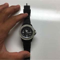ice watch  アイスウォッチ スワロフスキーエレメント シリコンベルトのサムネイル