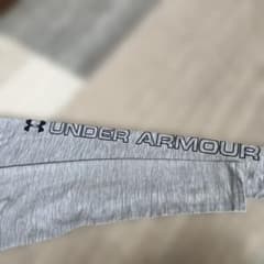 UNDER ARMOUR アンダーシャツ グレー 1353908のサムネイル