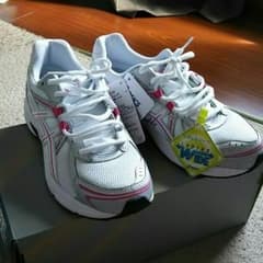 ランニングシューズ☆asics アシックス 今だけ値下げ！ぜひどうぞ！(^-^)のサムネイル