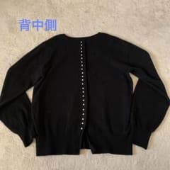 テチチ バックパールボタンニットのサムネイル