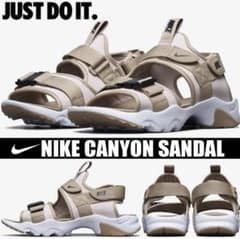 日本未入荷　NIKE CANYON SANDAL カーキ　ベージュのサムネイル