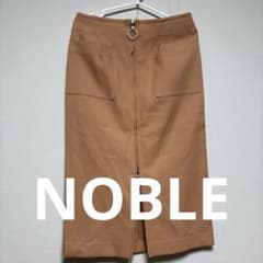 a*o様 NOBLE ベージュ系 タイトスカート 40サイズのサムネイル