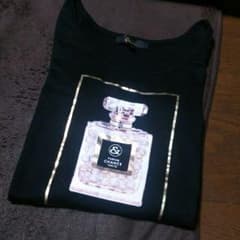 アンドバイピンキー&ダイアン Tシャツ 香水瓶 ブラックのサムネイル