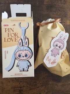 ラブブ PIN FOR LOVE THE MONSTERS キーホルダー【M】のサムネイル