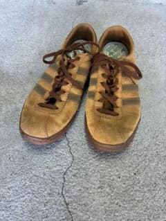 adidas タバコグルーエン　スニーカー ブラウン スエード US8.5のサムネイル
