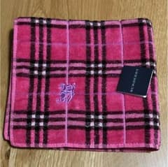 新品 バーバリー ハンカチタオル ピンクのサムネイル
