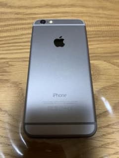 iPhone 6 Silver 16 GB au 美品 バッテリー最大容量95%のサムネイル