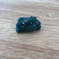 か*る様 翠銅鉱　結晶 原石 鉱物標本　ダイオプテーズのサムネイル