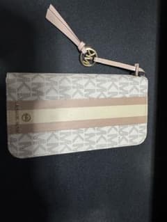 iphone 15 pro michael kors マイケル　コース　手帳のサムネイル