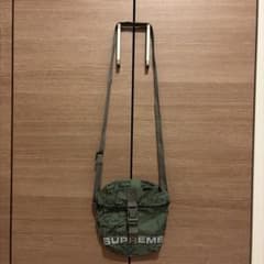supremeのサムネイル