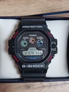 CASIO G-SHOCK DW 5900 腕時計 デジタルのサムネイル