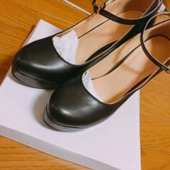 シンプル 黒パンプスのサムネイル