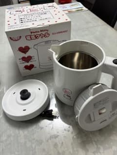 Hello Kitty 電気ケトル SLS-USB06(W)KT Hello Kitty 電気ケトル SLS-USB06(W)KT - メルカリ