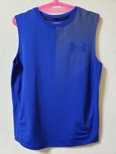 UNDER ARMOR ノースリーブ 140のサムネイル