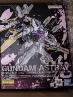 海外限定】MG ガンダムアストレイ クロスコントラストカラーズ 落桜白