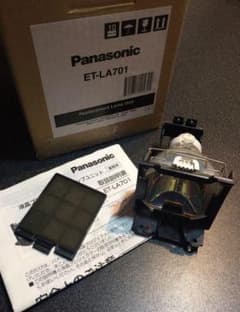 ★説明書付　新品　パナソニック プロジェクター交換用ランプ　 ET-LA701 ☆説明書付 新品 パナソニック プロジェクター交換用ランプ ET-LA701