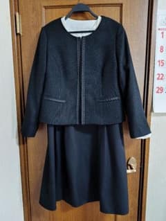 19号 黒と白のジャケットとワンピースセット 大きいサイズ フォーマル 入学式のサムネイル