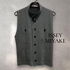 美品】ISSEY MIYAKE プリーツベスト - メルカリ