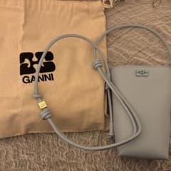 GANNI ライトグレー ショルダーバッグ 保存袋付き - メルカリ