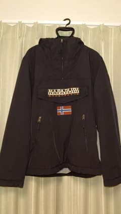 napapijiri jacket　ダウンジャケット　美品　古着　ナパピリのサムネイル