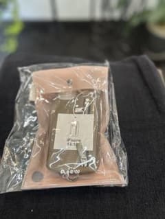 最終値下げ★新品未使用★濃いベージュエジューiphone14 ／16eケースのサムネイル