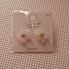 ✨️即発送✨️ 新品 ミルキー 桜 ピアス SAKURAのサムネイル