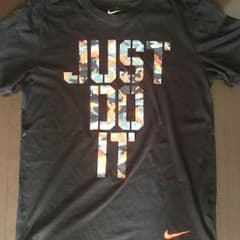 NIKE Tシャツのサムネイル