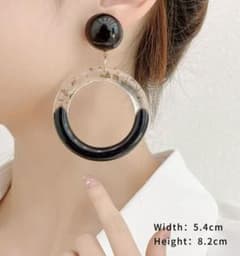 大ぶりアクリル　レトロ　ポップ　ピアス　1点のサムネイル
