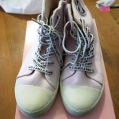 ハイカットスニーカーのサムネイル