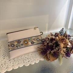 花柄刺繍 フラットポーチ アイボリーのサムネイル